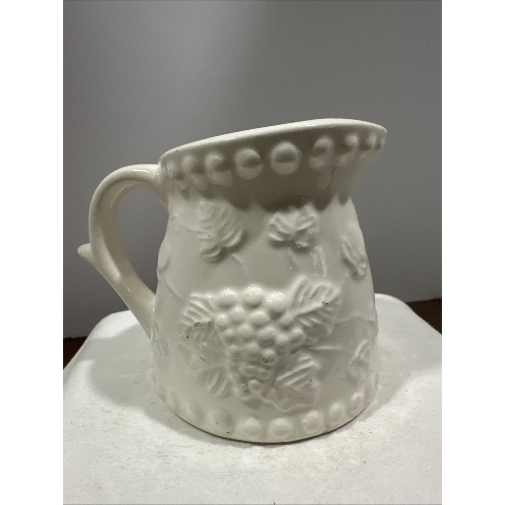 Vintage Enesco White Ivory Ceramic 1‎ Cup Measuring Cup Grape Design